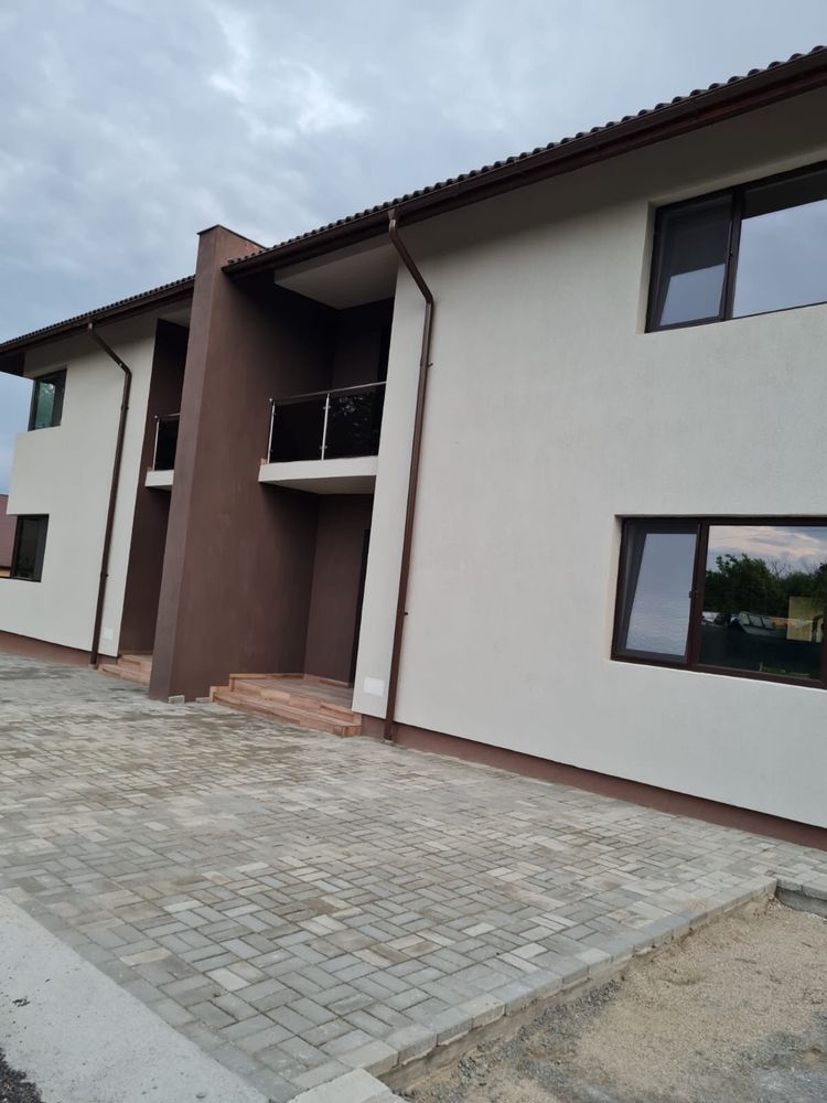 Case de vanzare , duplex zona  Bujoreni