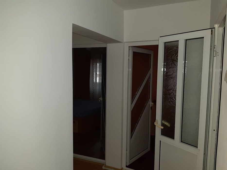 Vând apartament 3camere complet mobilat