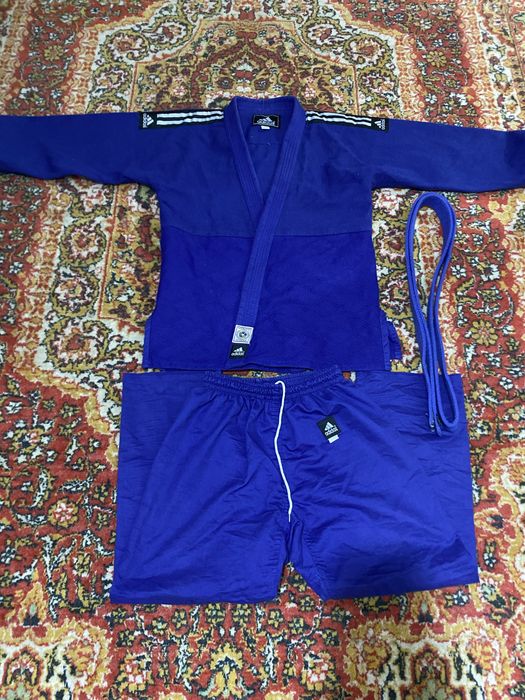 Кимано на дзюдо продаётся