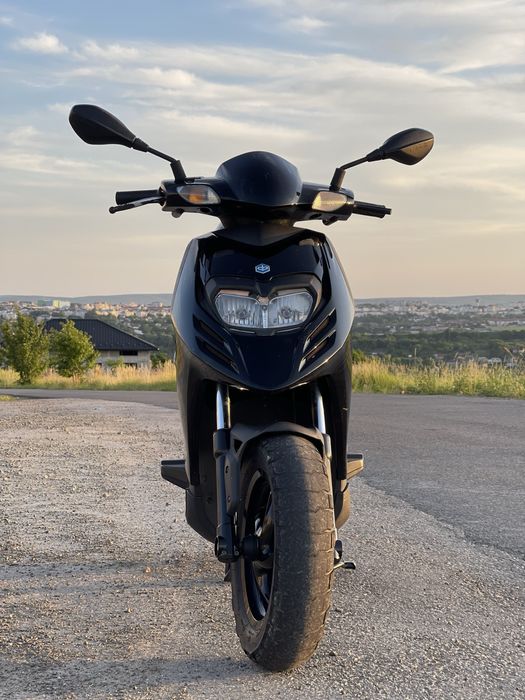 Scuter piagio typhon 125 2014 se conduce cu B