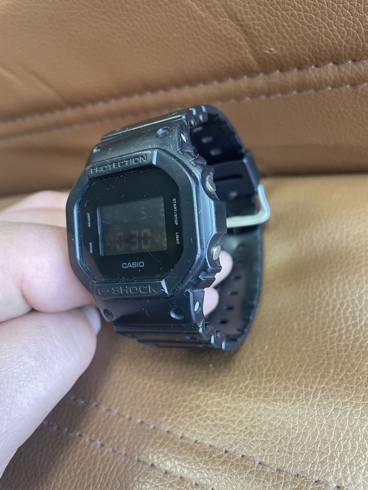 Часовник Casio DE-5600BB