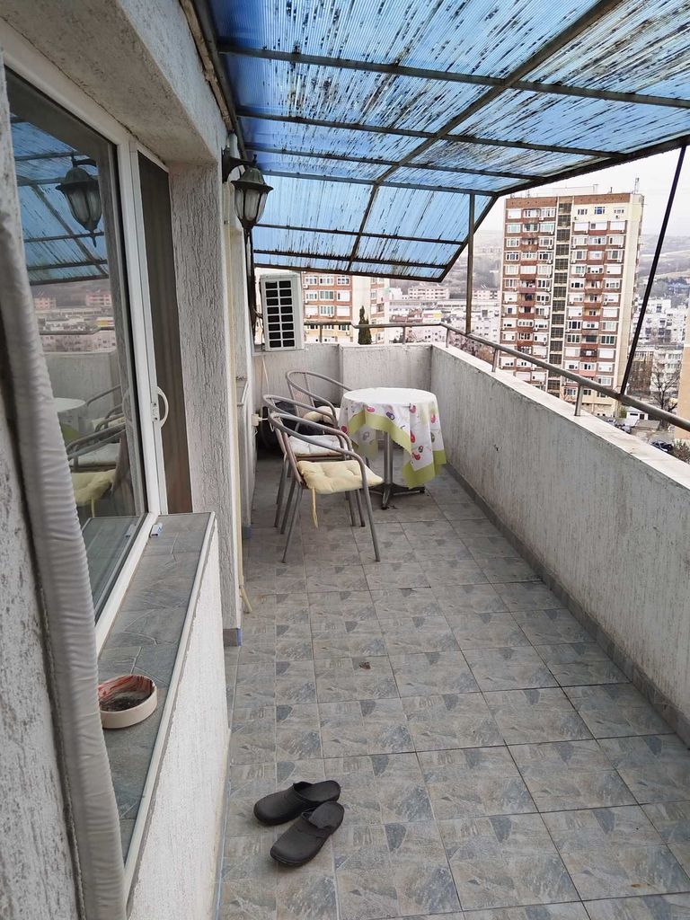 Дава се под наем Тристаен апартамент в Сандански - 75 кв.м за 30.6 € - Снимка #12