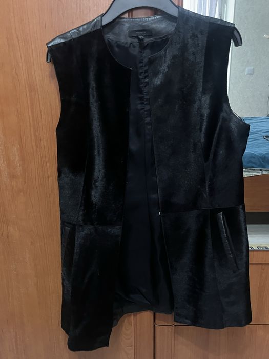 Фирменная жилетка SOPHENE