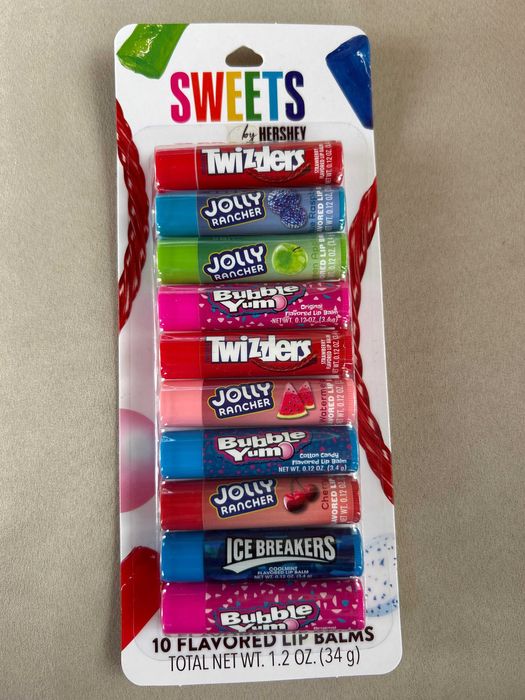 Балсами за устни с различни вкусове