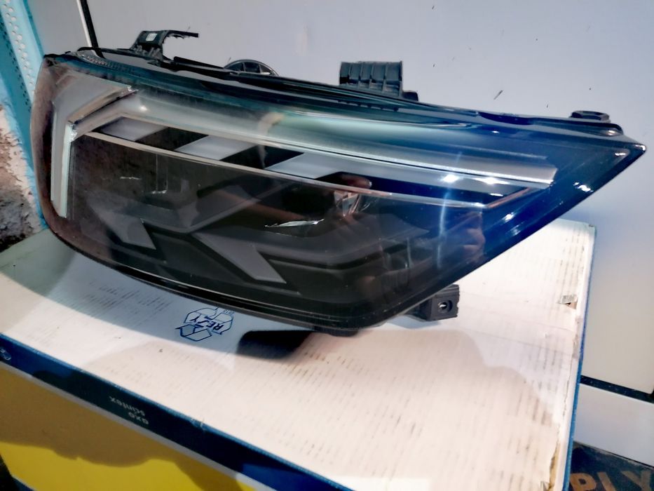 Фар фарове за Ауди А1 / Audi A1 Valeo FUL LED.