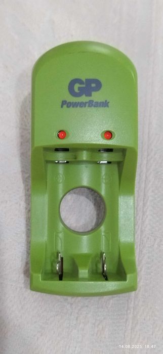 Зарядное устройство для аккумуляторных батареек.