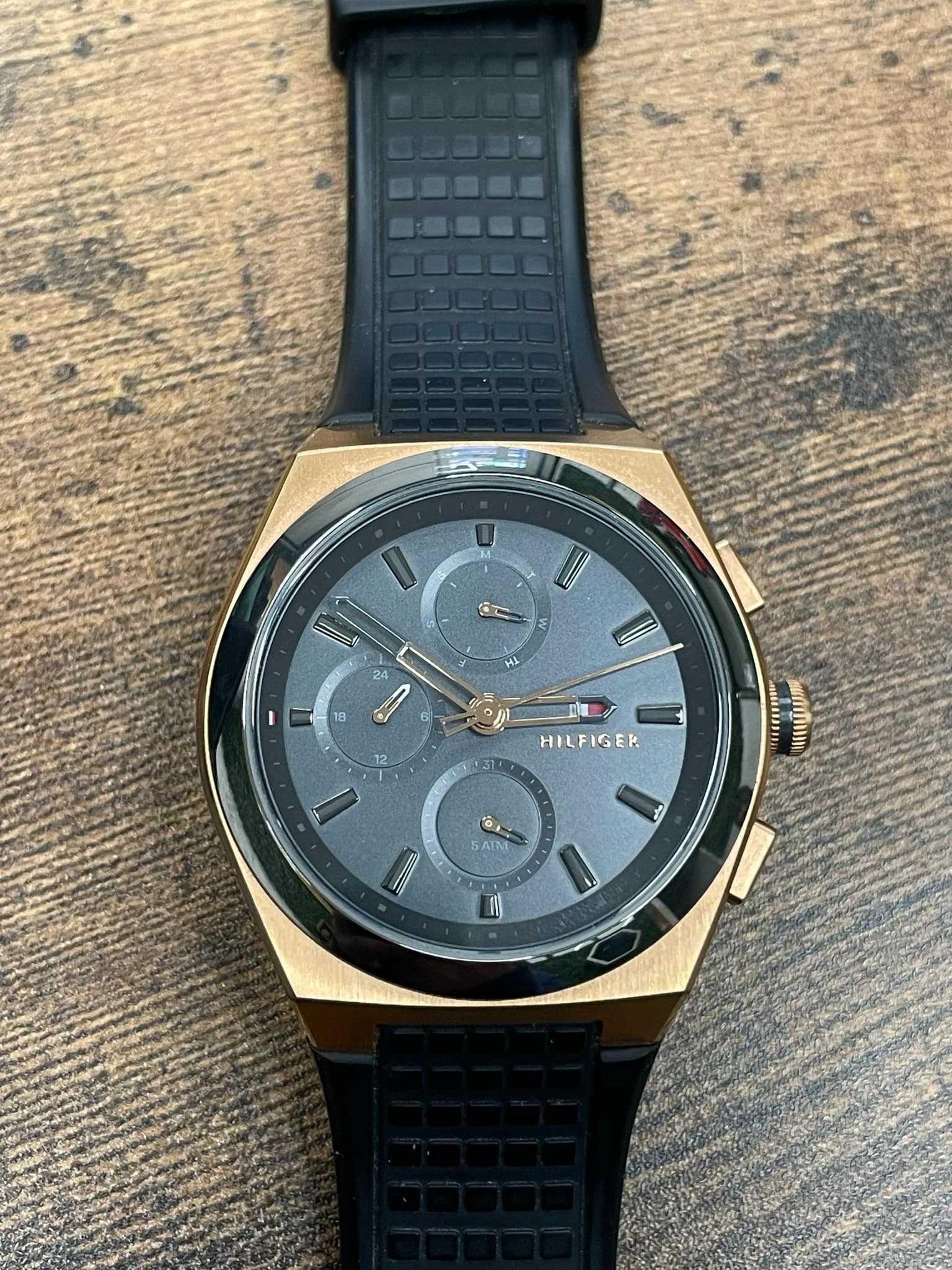 Часовник Tommy Hilfiger