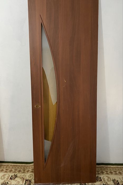 Продам межкомнатную дверь 2/70