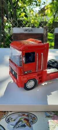 Camion renaul scara 1/32