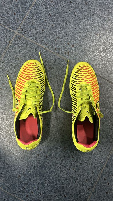 Бутонки nike magista