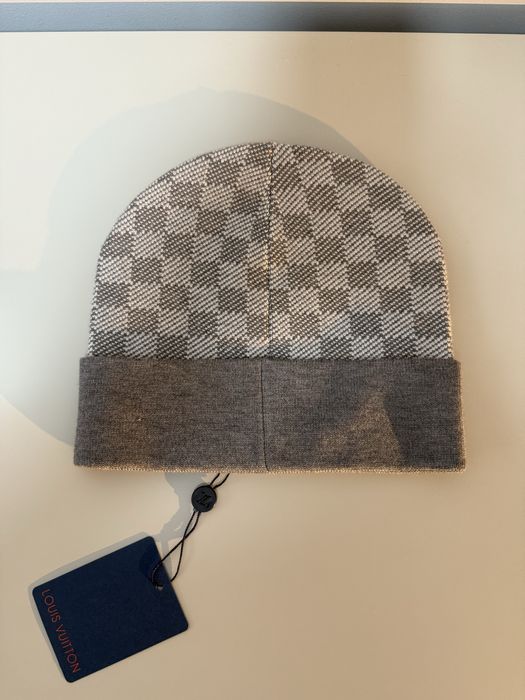 Caciula Louis Vuitton