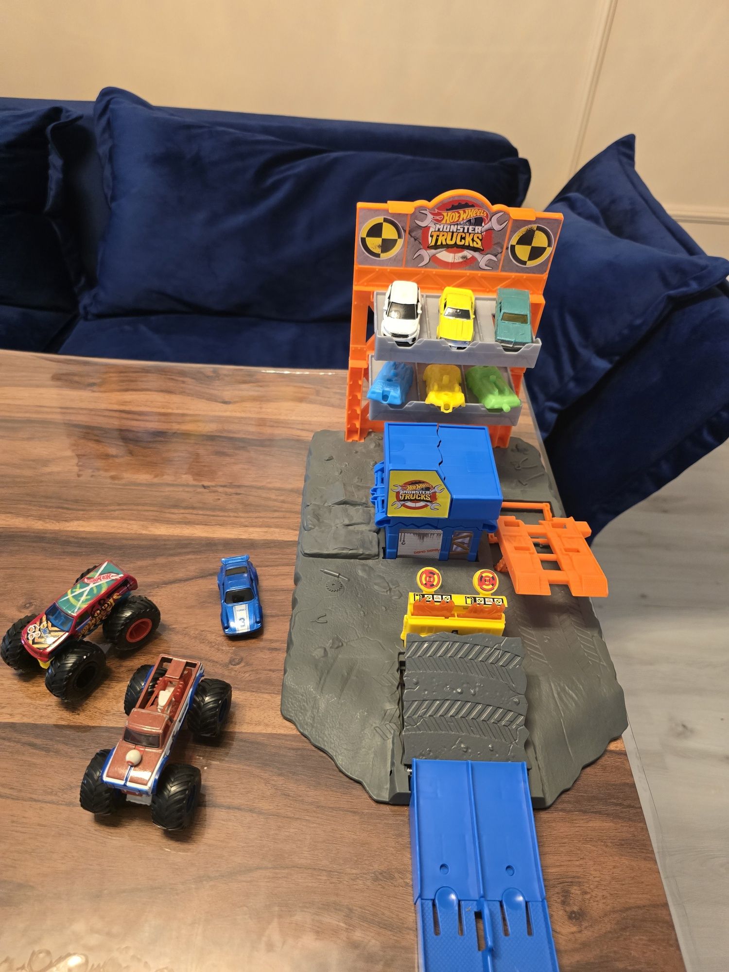 Blast station Hot Wheels Monster truck masinute copii circuit