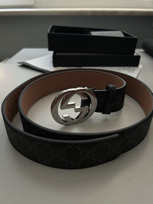Gucci колен и портфейл.