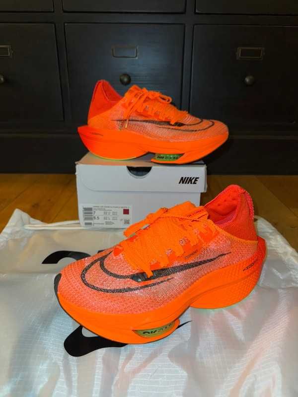 100% Оригинални Nike Alphafly2 в номер 38 - 24 см най-ниска цена