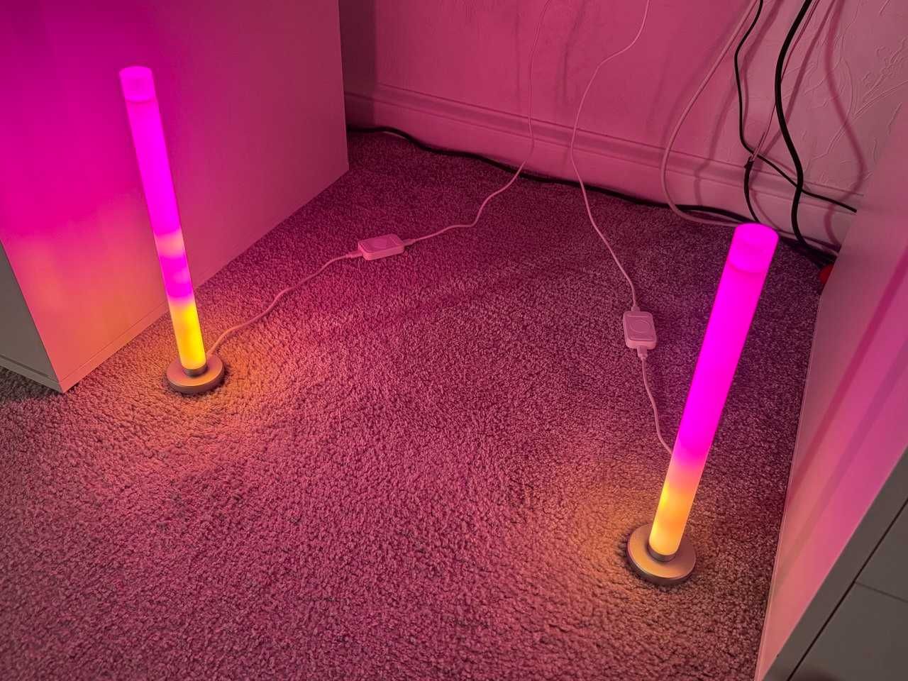 Две неоновые лампы Moonside Neon Lighthouse