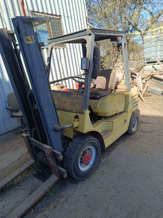 Vând Stivuitor Caterpilar motor diesel( factura)