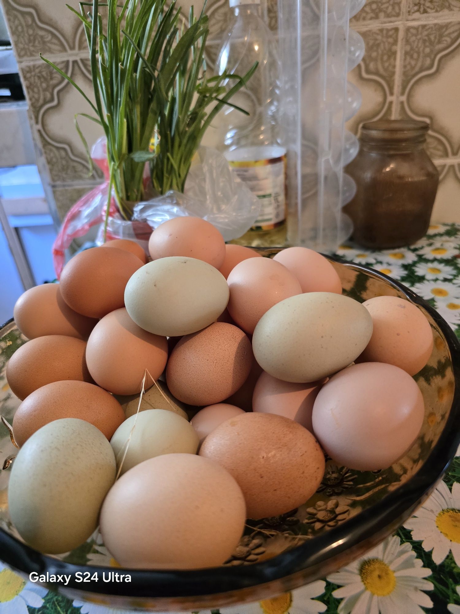 Продавам домашни яйца