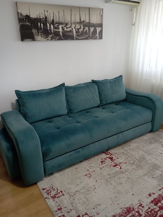 Canapea extensibila 3 locuri.