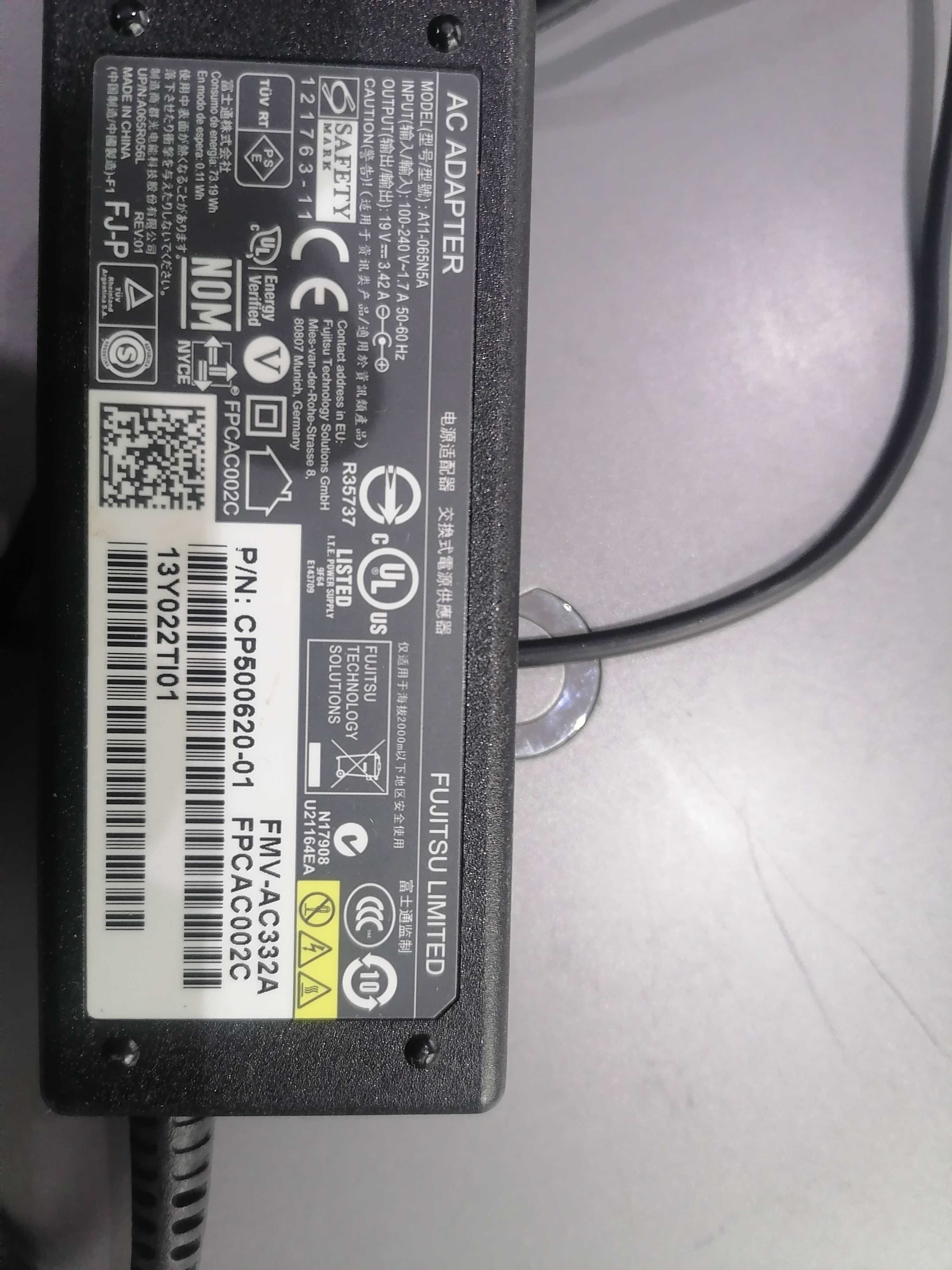 FUJITSU LIFEBOOK   14 "   E734     Intel Core I5