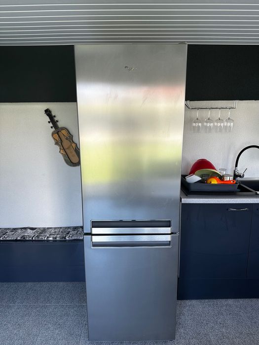 Măsuță cafea și frigider