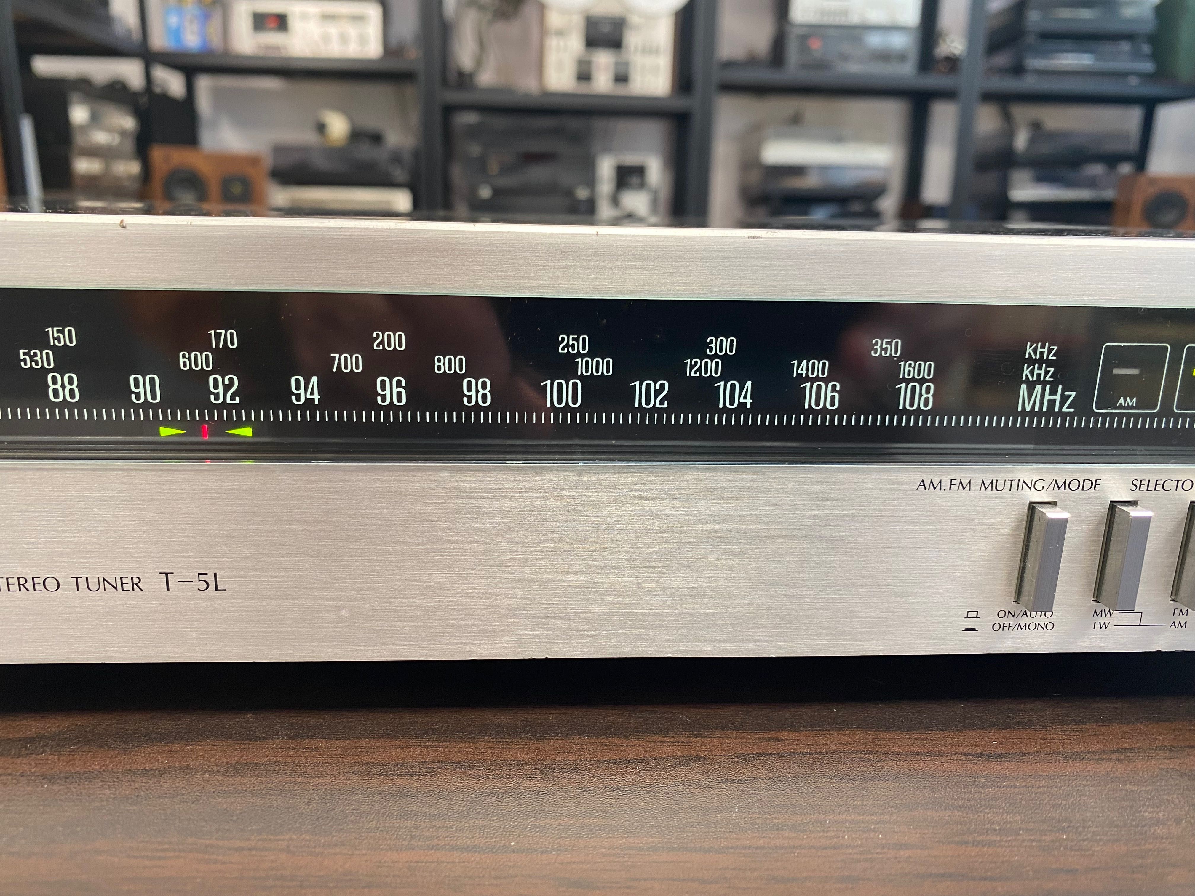Висококачествен тунер Sansui