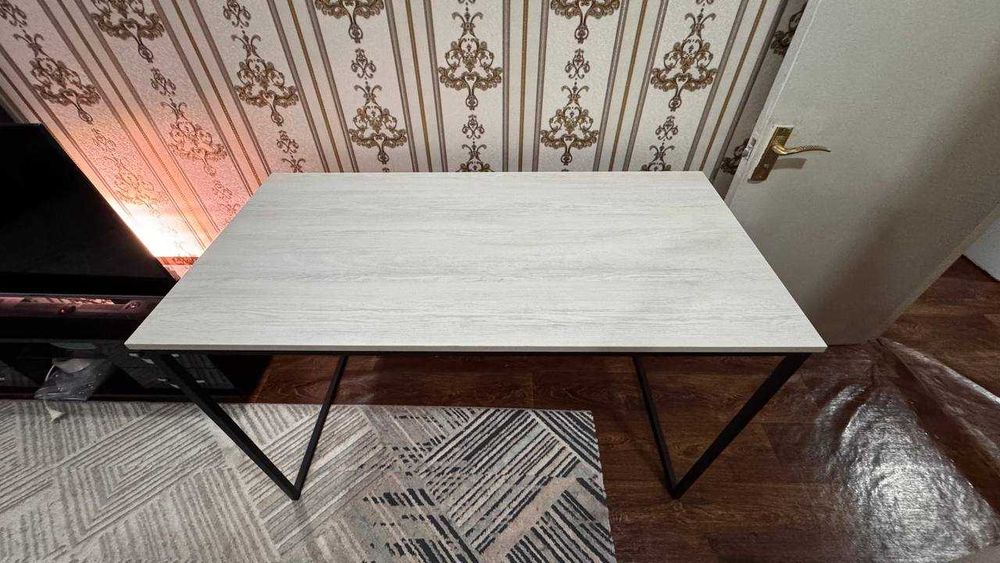 Стол лофт хай тек