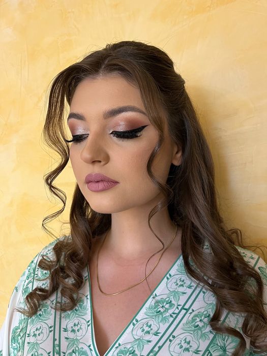 Machiaj Make-up + coafat de la 180
