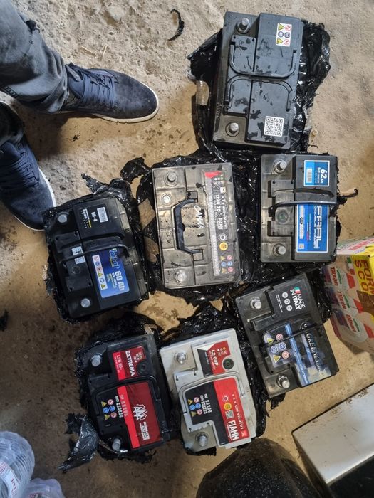 Vand baterii (acumulatori auto )