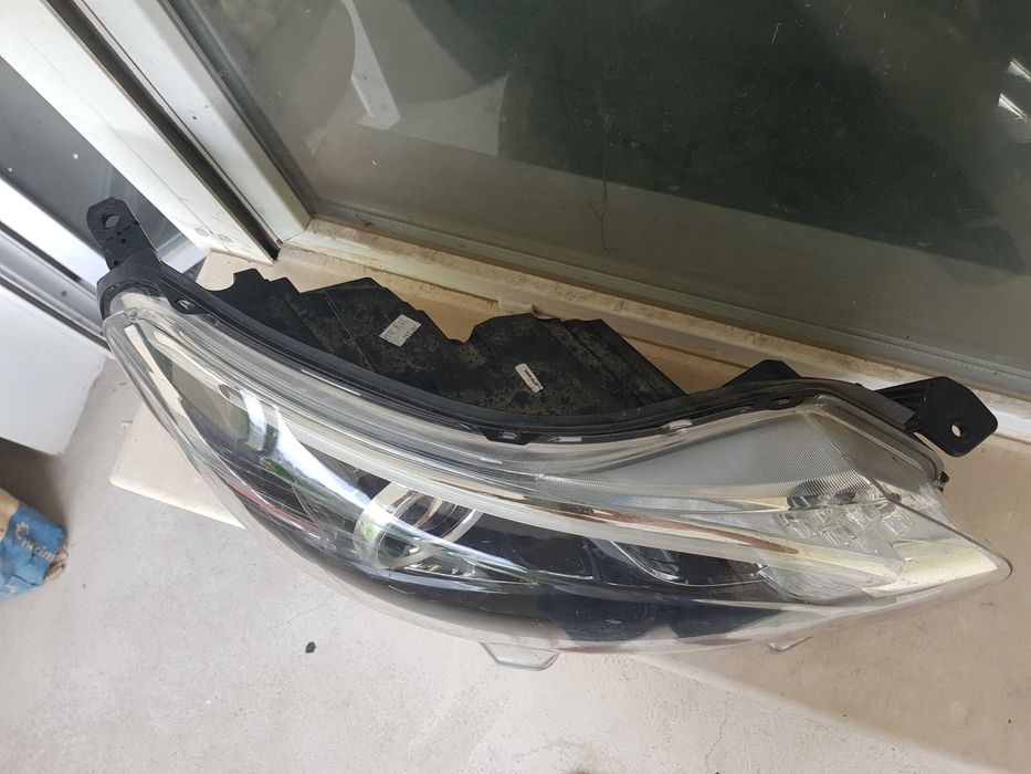 Фар Toyota Proace Bi-xenon/Led 2016