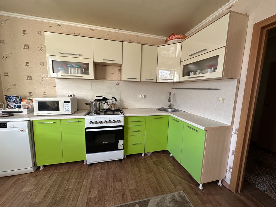 Продам кухню