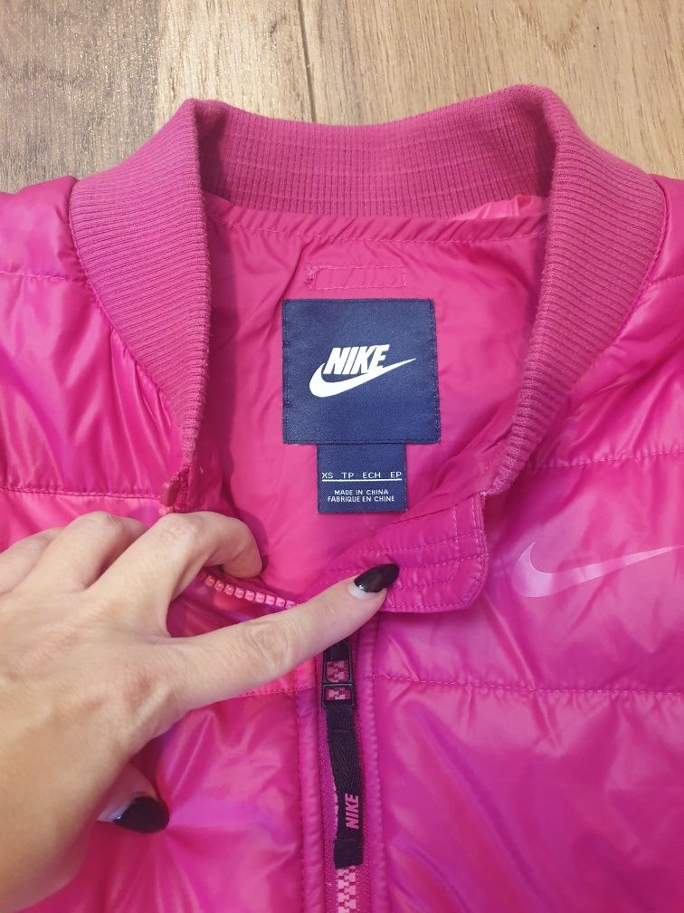 Geaca Nike cu fulgi s