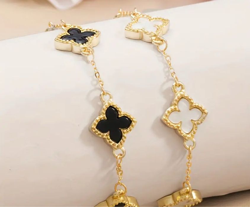 Гривни на детелини и Комплекти бижута