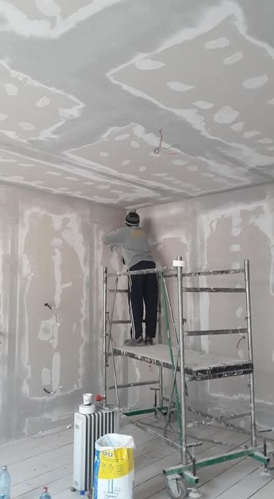 Zidar zugrav faiantar