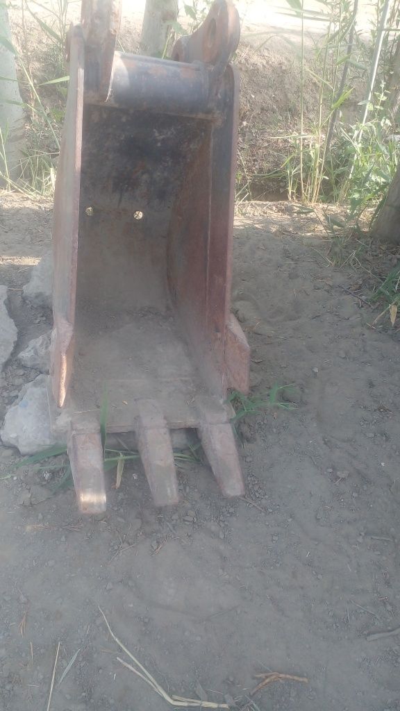 25-30 traktor kovushi sotiladi kelishiladi narxi