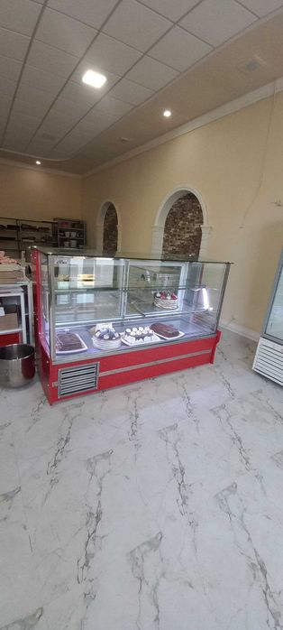 Витрина холодилник