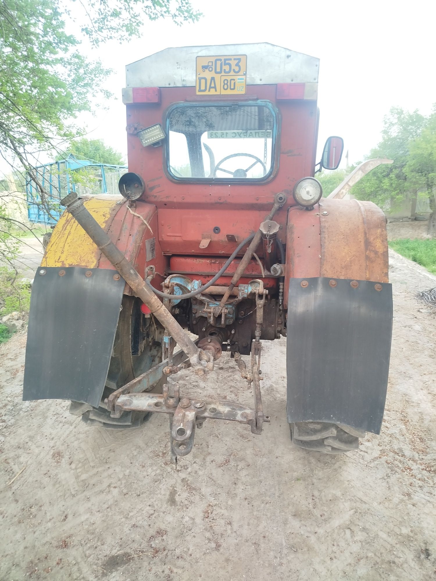 Traktor t40 sotiladi