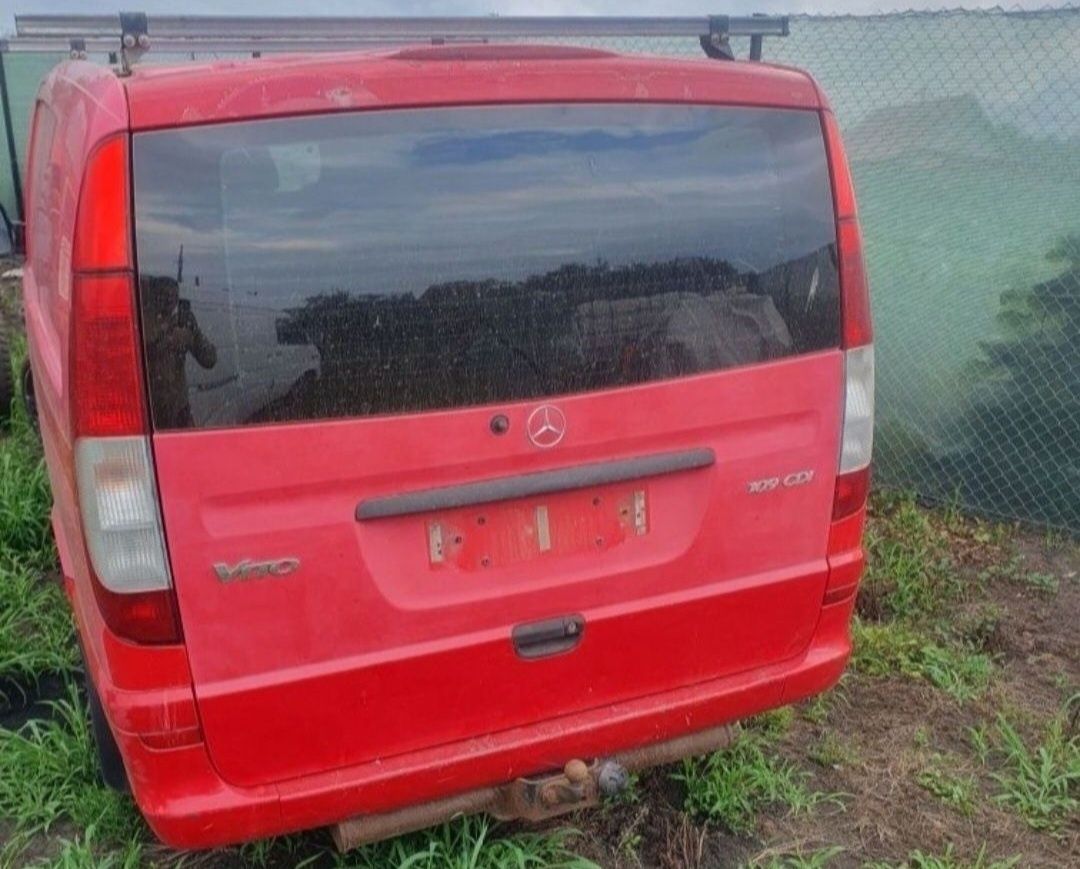 Dezmembrez mercedes vito 309 cdi complet , orice piesa
Sau se vinde co