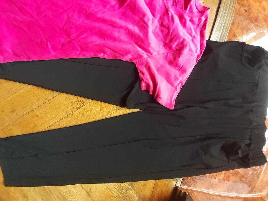 Pantaloni și tricou mărime XL