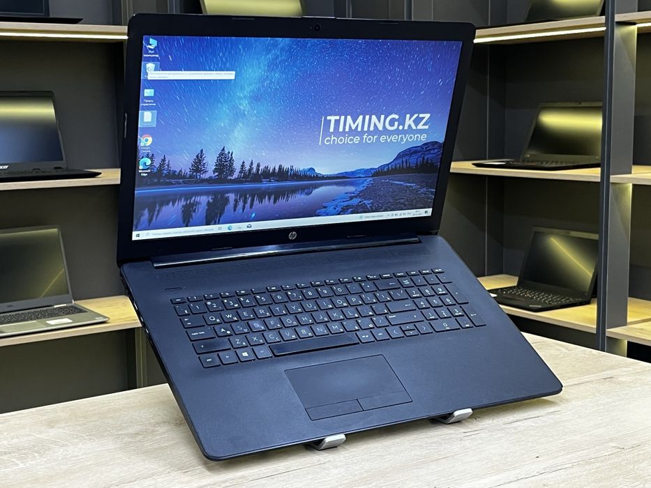 Офисный ноутбук HP Laptop 17 -17.3/Core i5-8250U/8GB/SSD 256GB/R5 M435