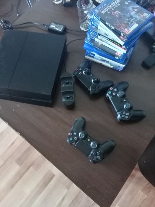 Ps4 3 manete 11 jocuri