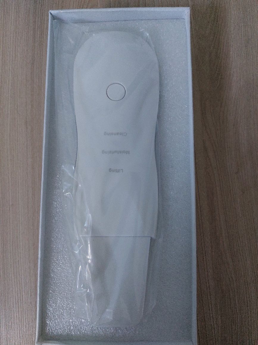 Прибор для лица Ultrasonic Face Skin Scrubber