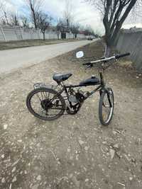 Vand biciclcleta cu motor