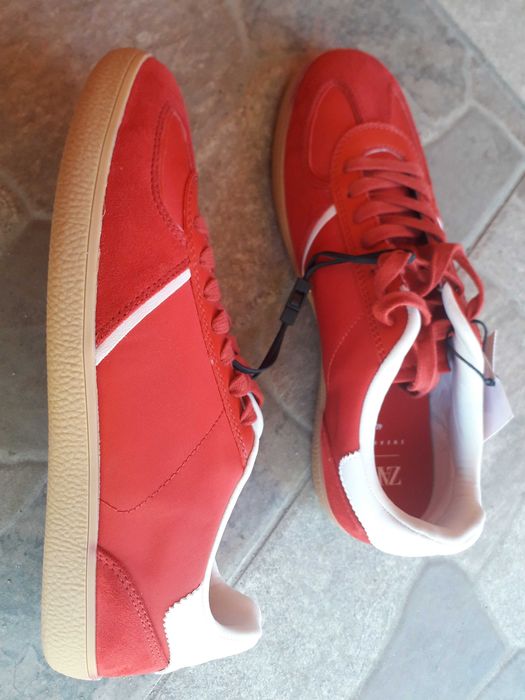 Vând Sneakers Zara