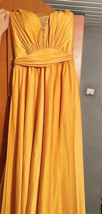 Rochie lunga decupată pe picior