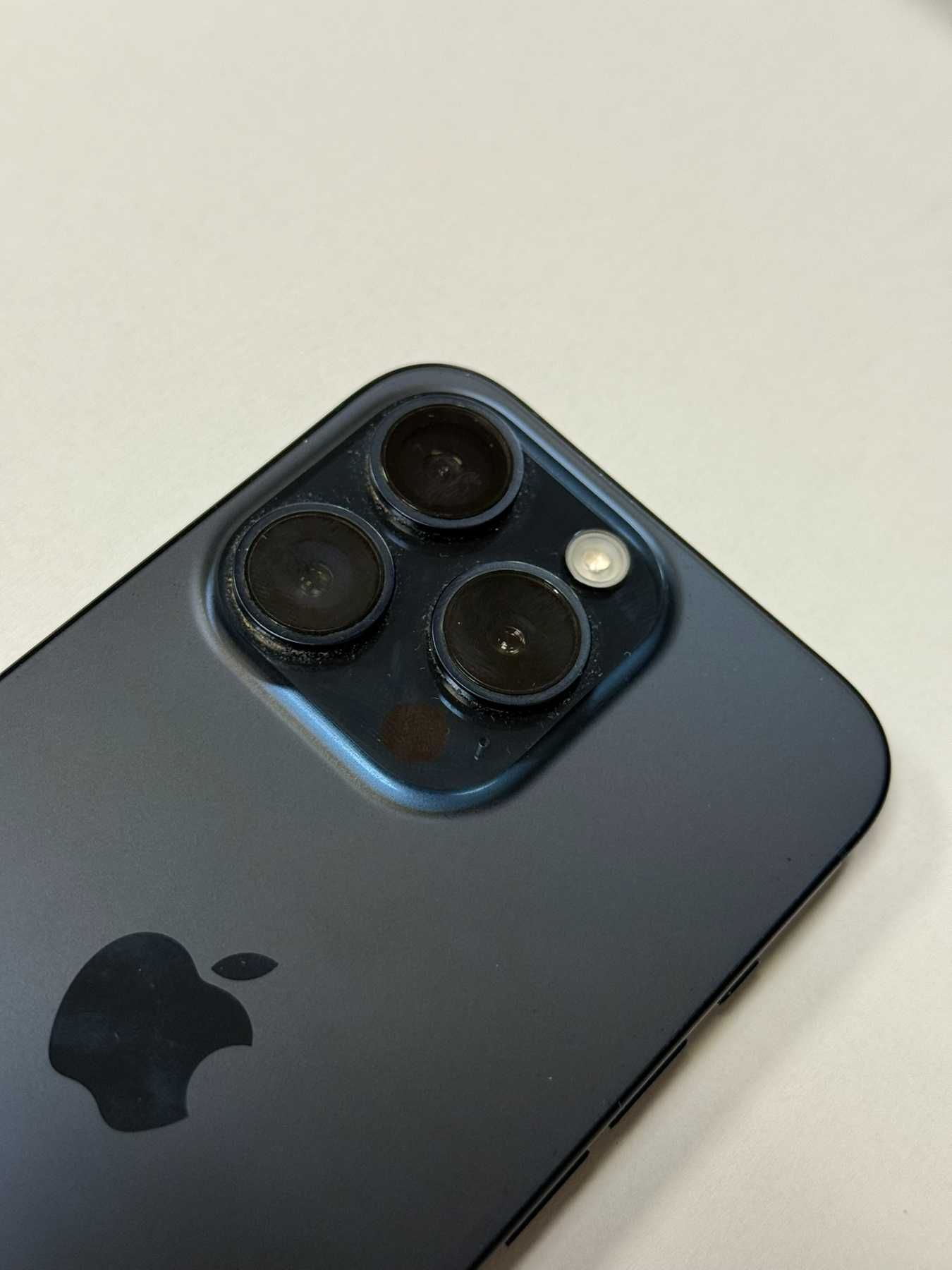 *** Перфектен *** Iphone 15 pro