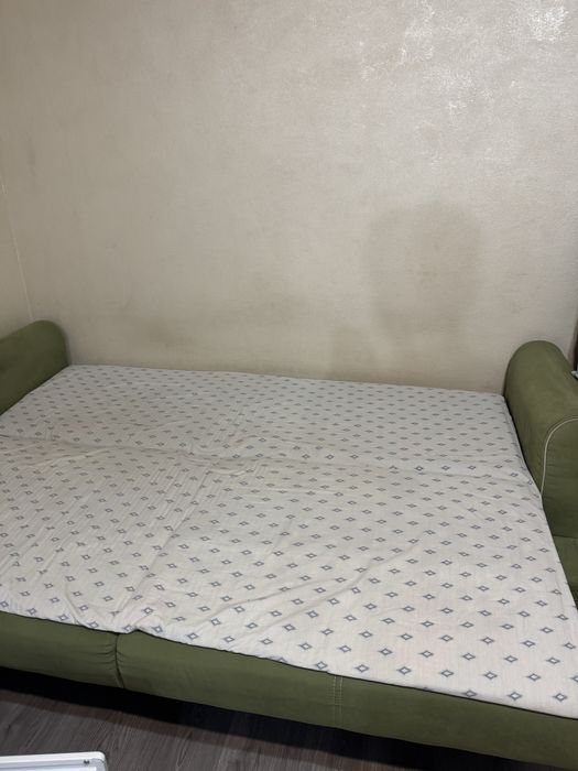 Диван зеленый складной