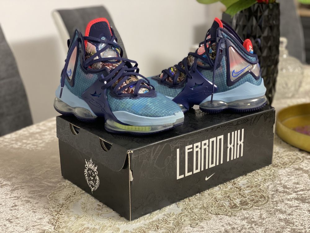 Sneakersi Nike LeBron James XIX cu cutie originală și accesorii