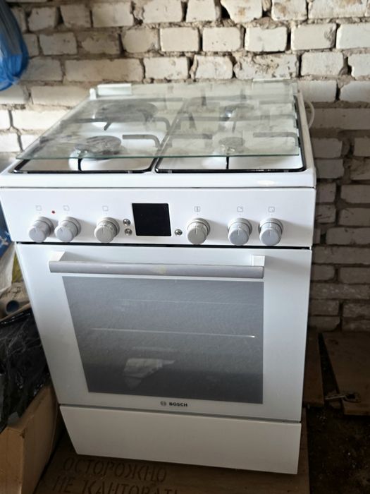 Продам газ/электр плиту Bosch