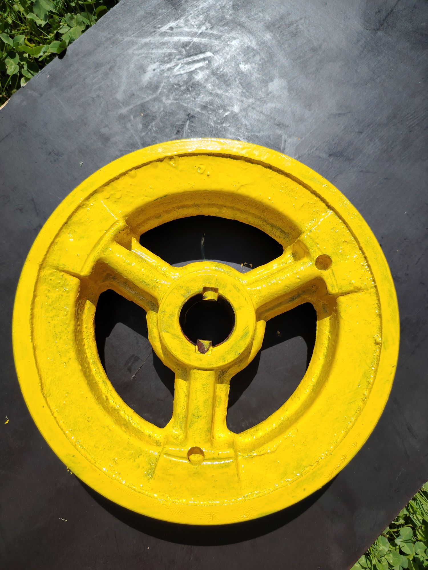 Vând fulie 230 mm
