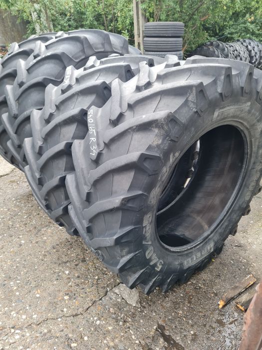Anvelope 540 65 R 34 Pirelli.